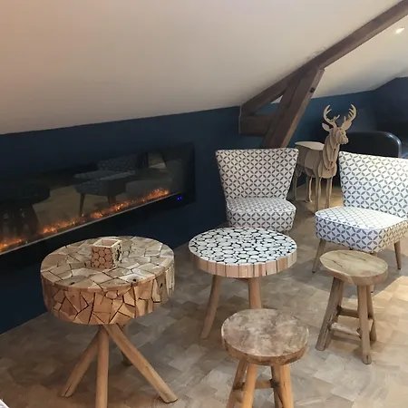 Monchateau Etoile, Insolite Avec Merlas