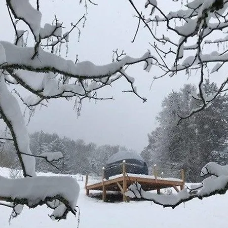 Monchateau Etoile, Insolite Avec